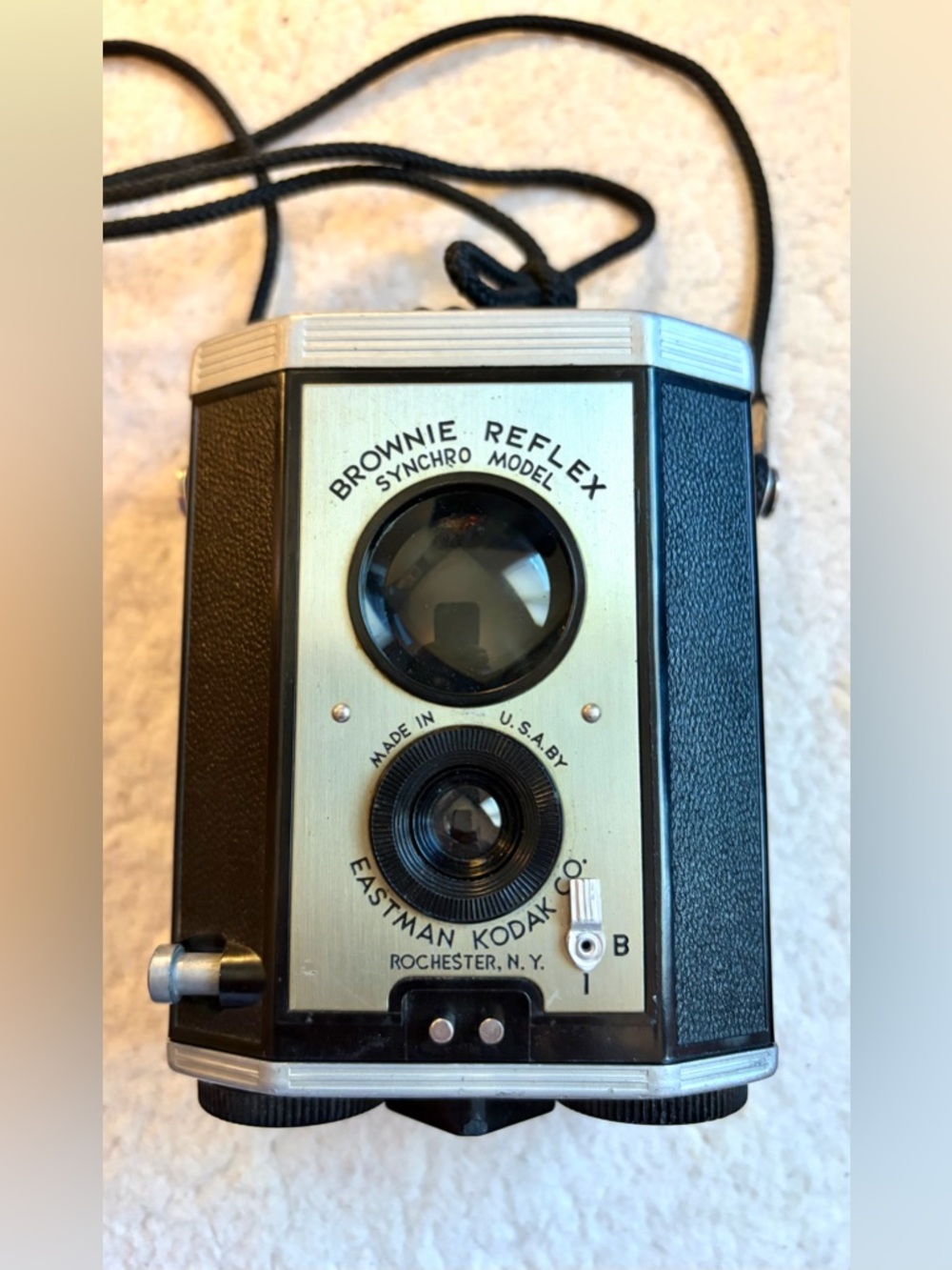 Vintage 1940s Eastman Kodak Brownie Reflex Synchro Model Camera CLEAN